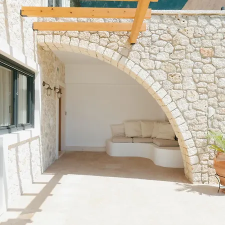 Appartement Acrolithos *